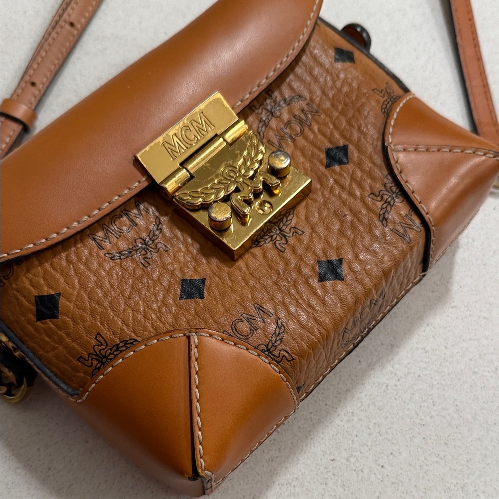 RARE FIND! Authentic MCM Brown and Gold Crossbody/Belt Bag - Picture 4 of 12